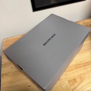 BALENCIAGA Speed 3 Men's Shoe Box